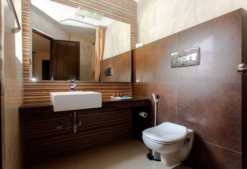 اتاق لوکس, The Lakeside Retreat By Ime Hospitality Pvt Ltd