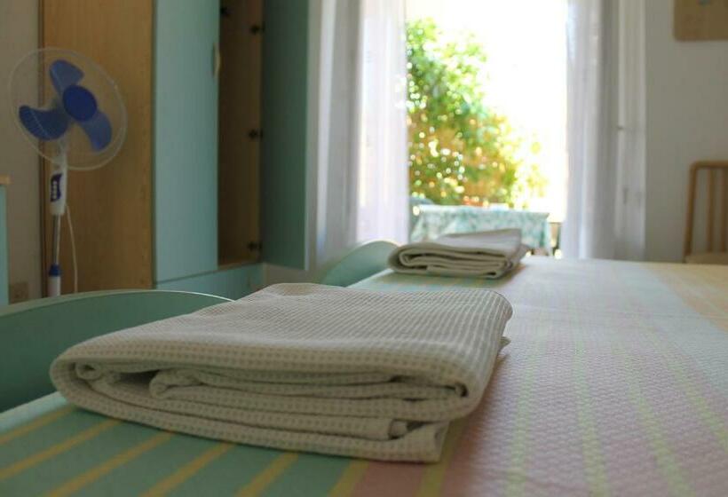 غرفة إقتصادية, B&b Luna Di Miele