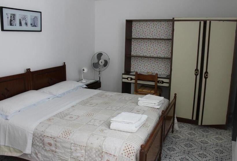 غرفة إقتصادية ثلاثية, B&b Luna Di Miele