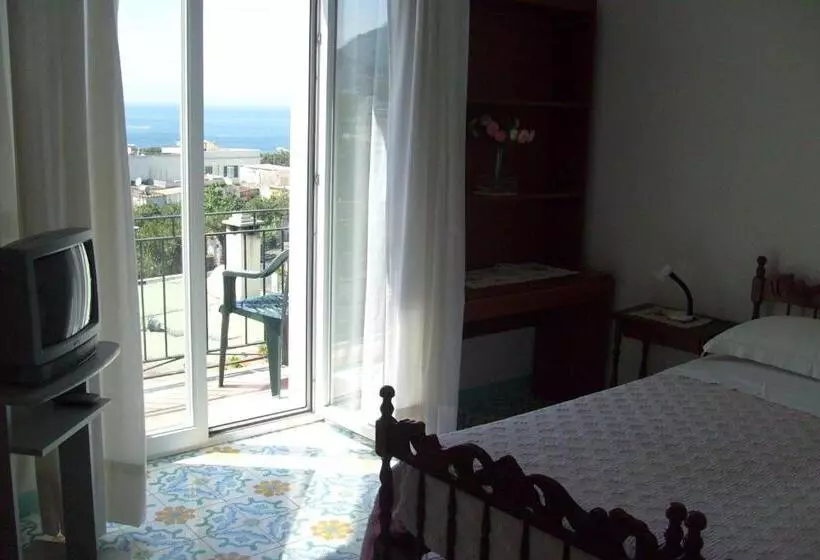 エコノミー４人部屋, B&b Luna Di Miele