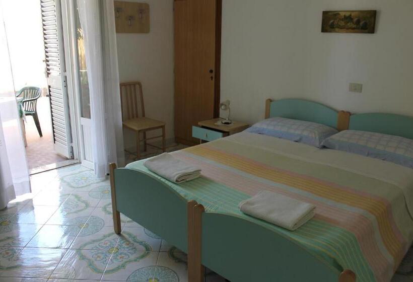 חדר אקונומי לארבעה, B&b Luna Di Miele