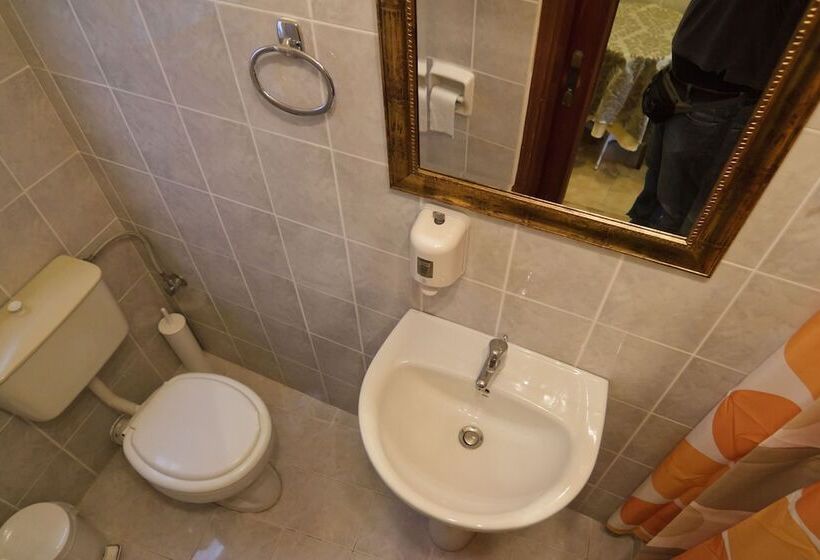 غرفة قياسية, Minos Pension