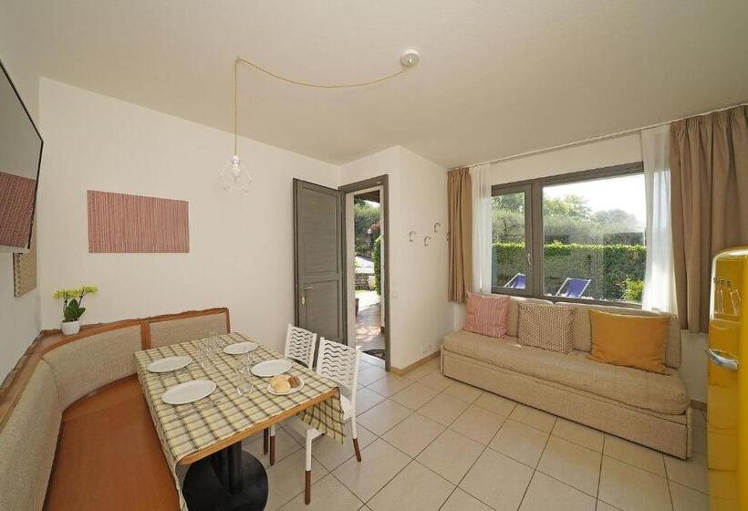 1 Bedroom Apartment Lake View, Residence Arca