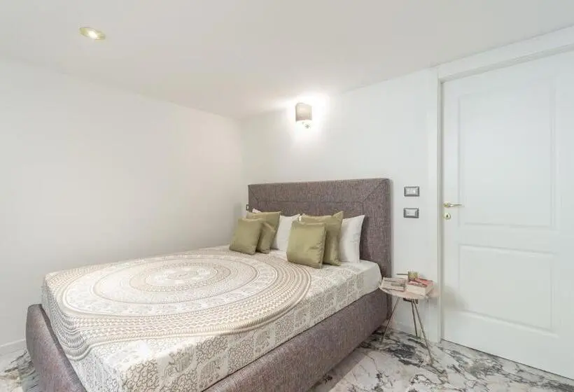 اتاق سوپریور, Duomo Smart Suites