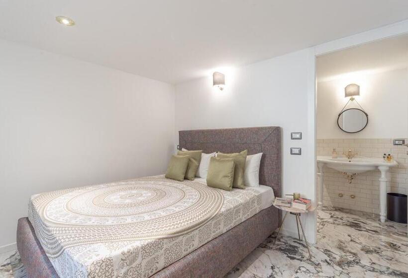 اتاق سوپریور, Duomo Smart Suites