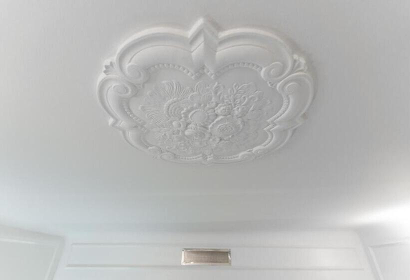 اتاق لوکس چهار تخته, Duomo Smart Suites