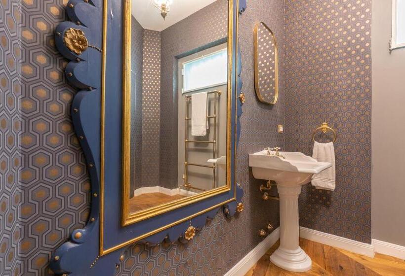 اتاق لوکس چهار تخته, Duomo Smart Suites