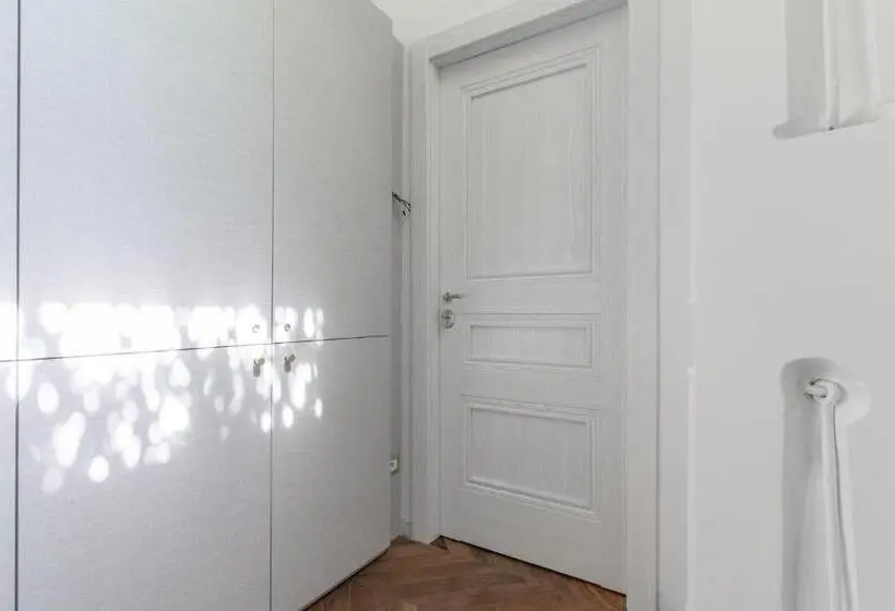 اتاق کلاسیک چهارنفره, Duomo Smart Suites