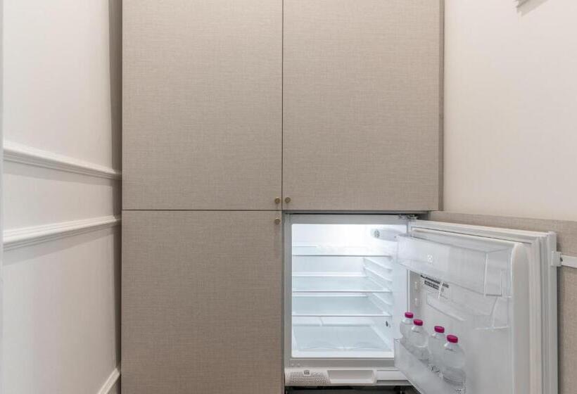 اتاق کلاسیک چهارنفره, Duomo Smart Suites