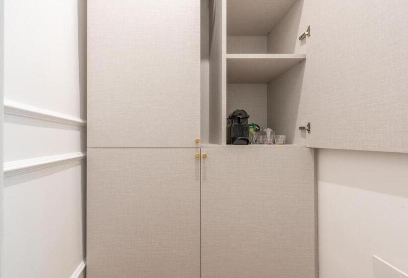 اتاق کلاسیک چهارنفره, Duomo Smart Suites