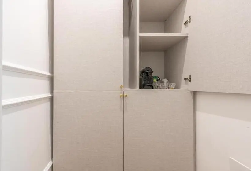 اتاق کلاسیک چهارنفره, Duomo Smart Suites