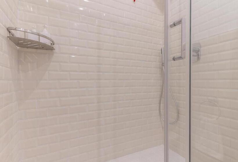 اتاق کلاسیک چهارنفره, Duomo Smart Suites