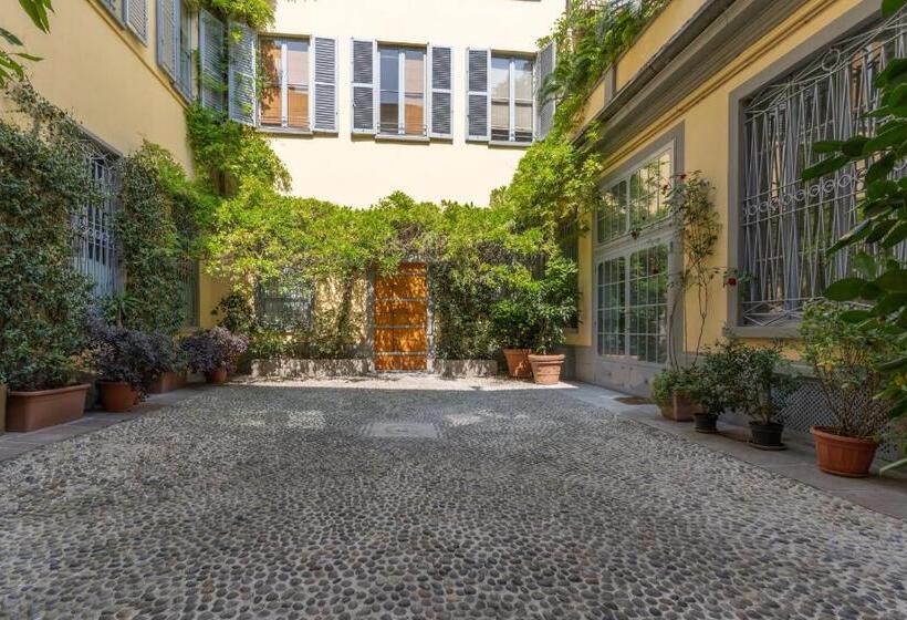 اتاق کلاسیک چهارنفره, Duomo Smart Suites