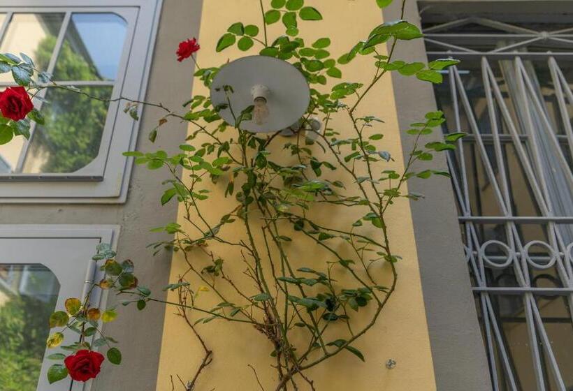 اتاق کلاسیک چهارنفره, Duomo Smart Suites