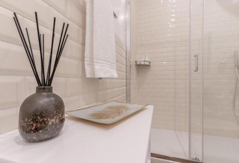 اتاق کلاسیک چهارنفره, Duomo Smart Suites