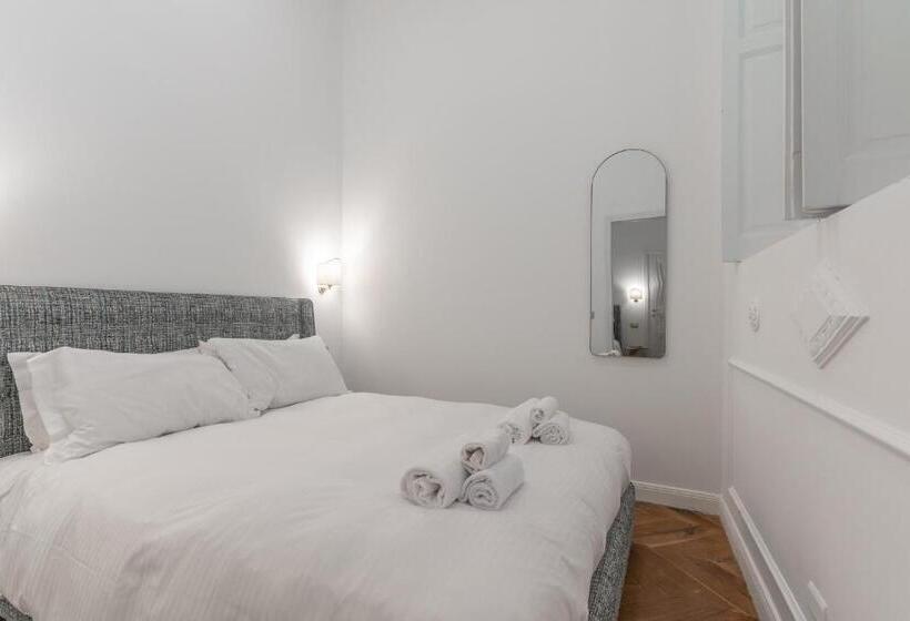 اتاق کلاسیک چهارنفره, Duomo Smart Suites