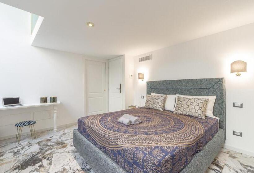 اتاق استاندارد با تخت بزرگ, Duomo Smart Suites