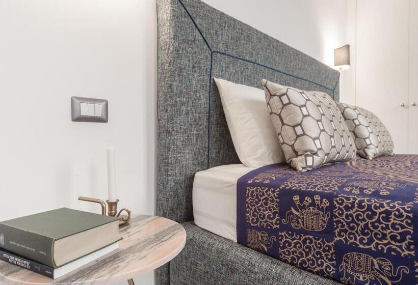 اتاق استاندارد با تخت بزرگ, Duomo Smart Suites