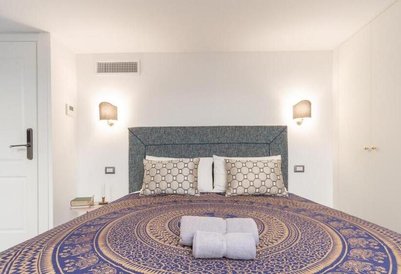 اتاق استاندارد با تخت بزرگ, Duomo Smart Suites