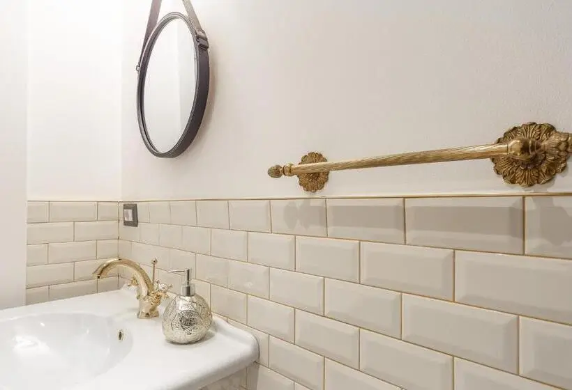 اتاق سوپریور با تخت بزرگ, Duomo Smart Suites