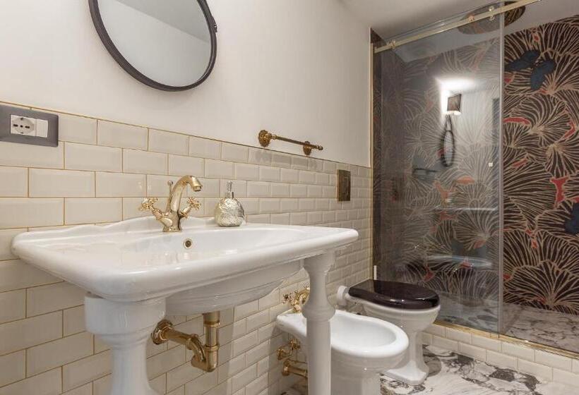 اتاق سوپریور با تخت بزرگ, Duomo Smart Suites