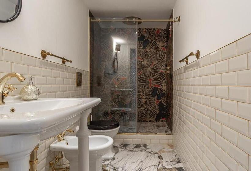اتاق سوپریور با تخت بزرگ, Duomo Smart Suites