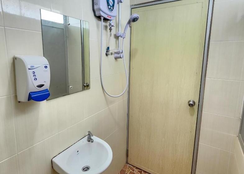 Номер Deluxe, Ban Cheong