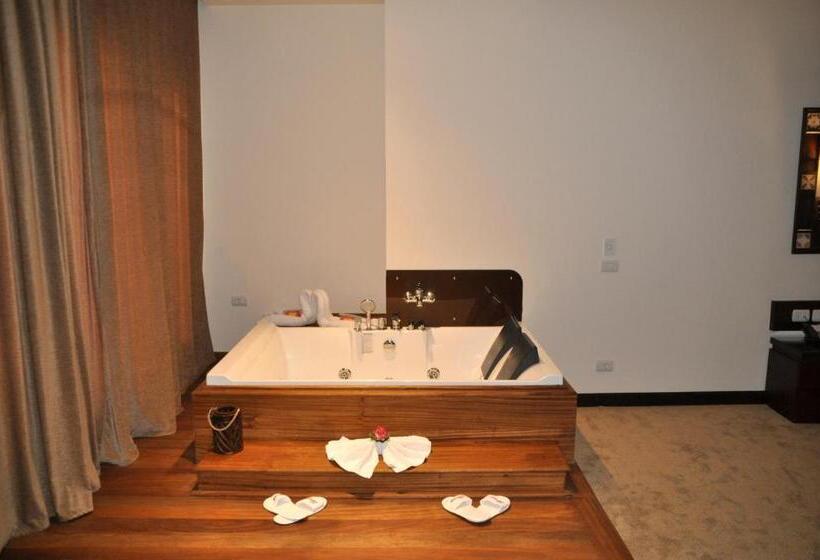 Suite, Africana Hotel & Spa