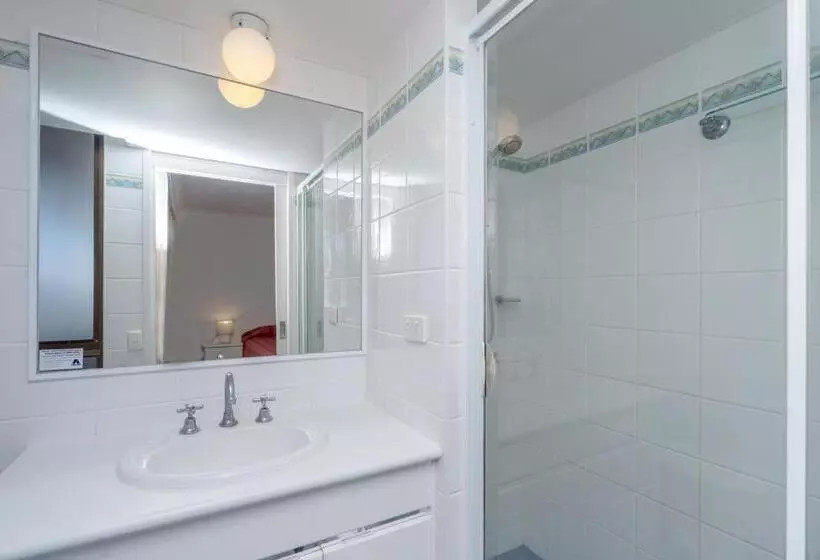 آپارتمان لوکس 2 خوابه, Columbia Beachfront Apartments On Rainbow Bay