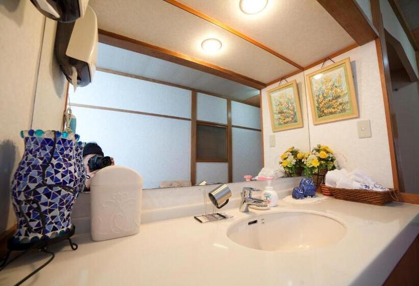 이코노미 룸 공용욕실, Hinodeya