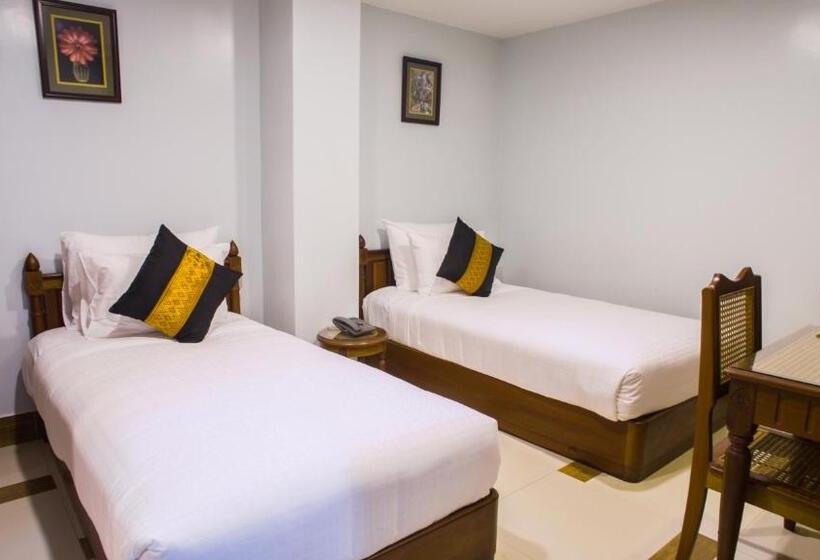 标准间, Family Boutique