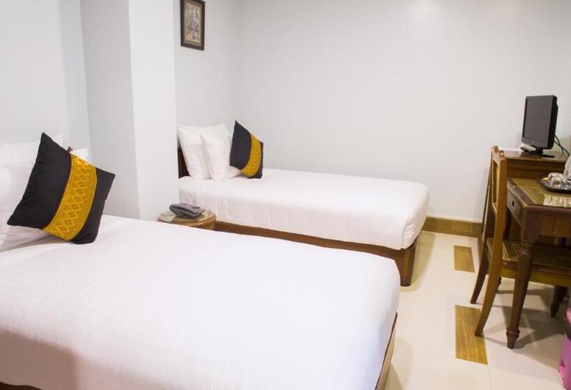 标准间, Family Boutique