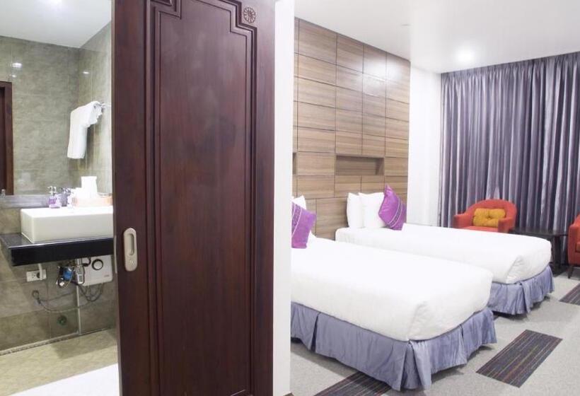 小型套房, Family Boutique