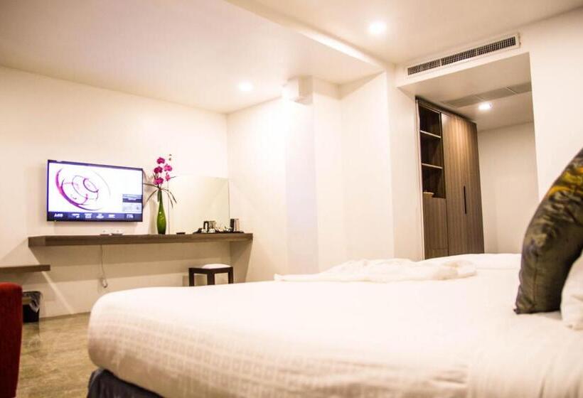 小型套房, Family Boutique