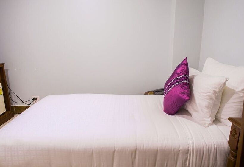 标准单人间, Family Boutique