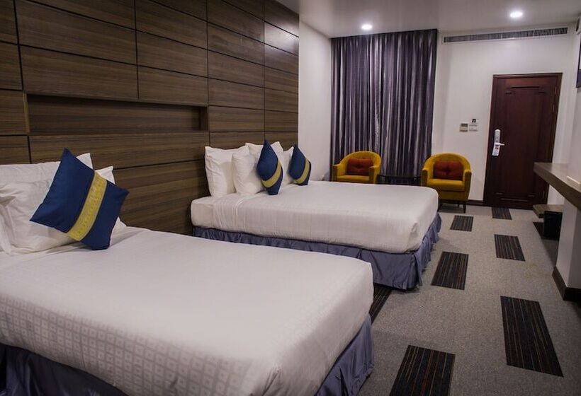 패밀리 룸, Family Boutique