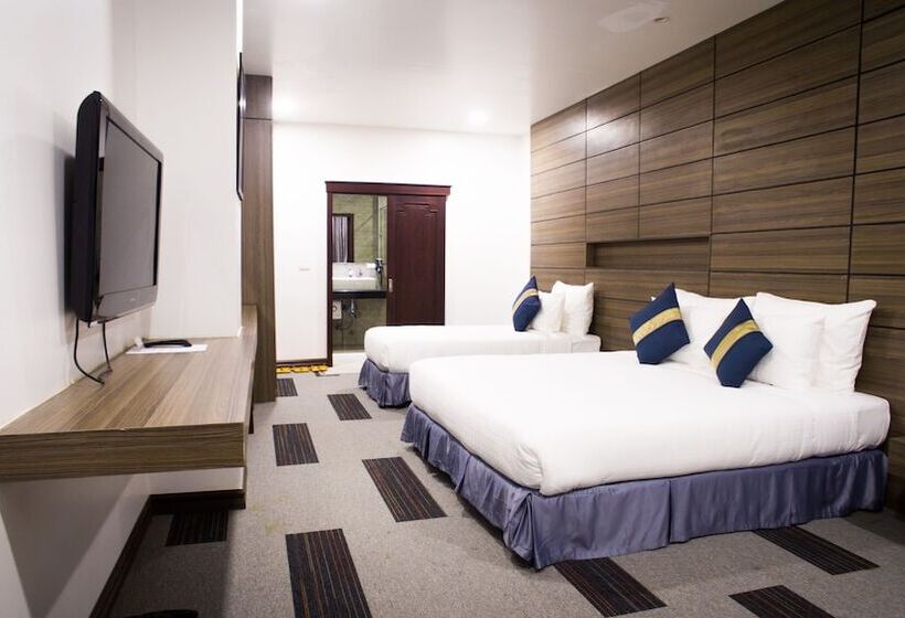 家庭间, Family Boutique