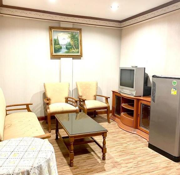 Sviitti King-vuode, Jp Inn Pattaya