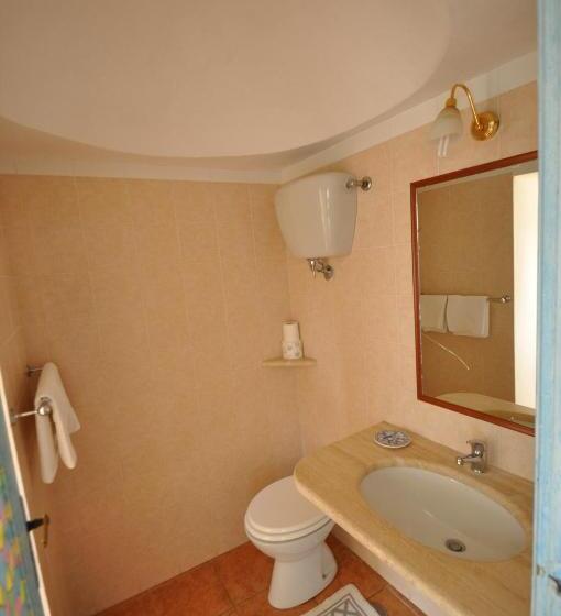 غرفة قياسية ثلاثية مطلة علي الحديقة, Villa Eva