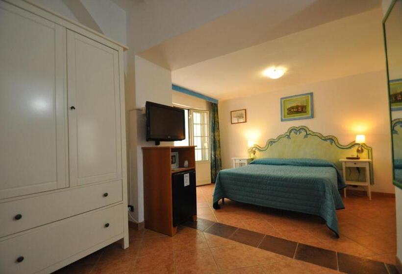 غرفة قياسية ثلاثية مطلة علي الحديقة, Villa Eva