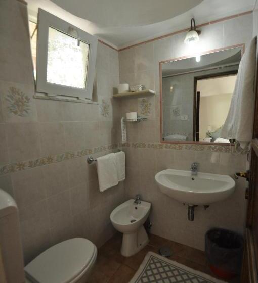 غرفة قياسية ثلاثية مطلة علي الحديقة, Villa Eva