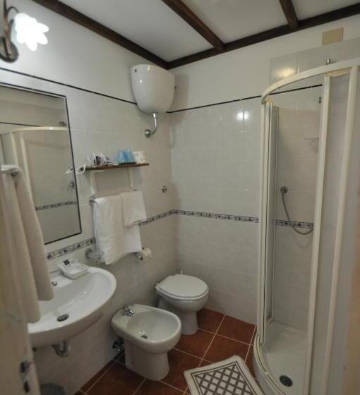 غرفة قياسية مطلّة علي البحر مزوَّدة بتراس, Villa Eva