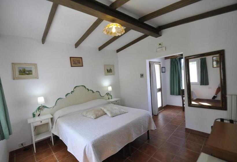 غرفة قياسية مطلّة علي البحر مزوَّدة بتراس, Villa Eva