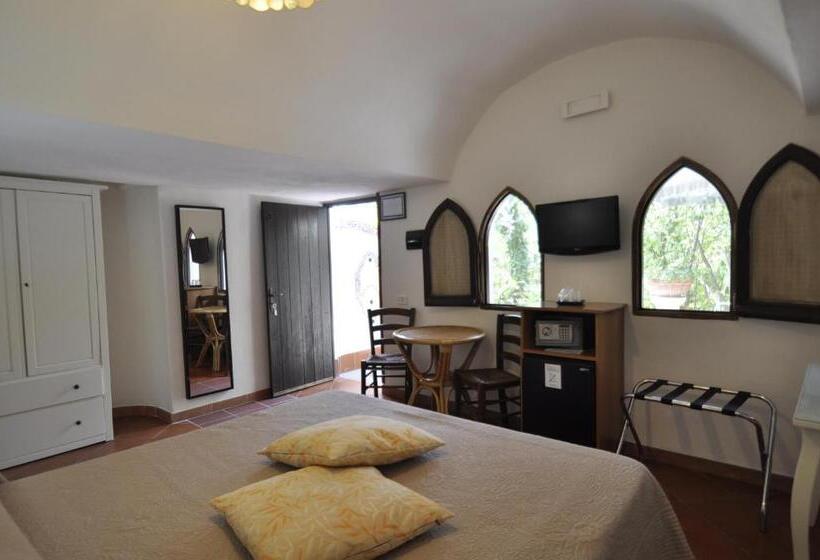 غرفة قياسية مطلّة علي الحديقة, Villa Eva