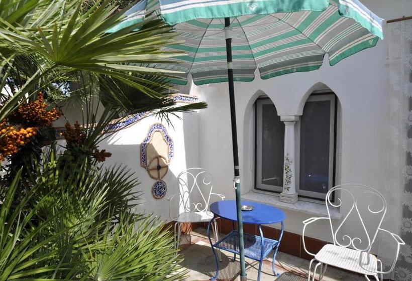 غرفة قياسية مطلّة علي الحديقة, Villa Eva