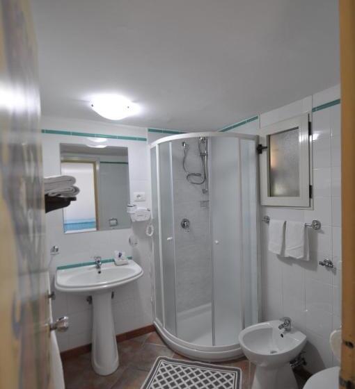 غرفة كومفورت ثلاثية, Villa Eva