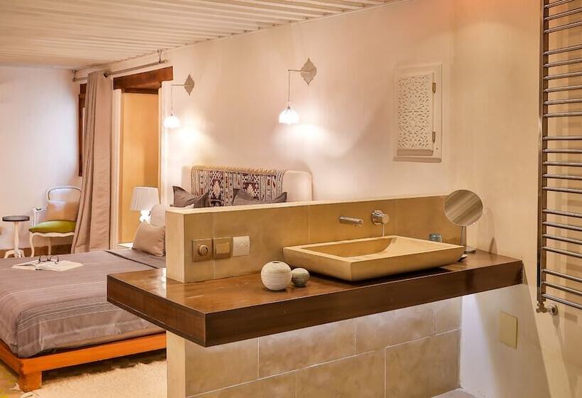 高级套房, Karawan Riad