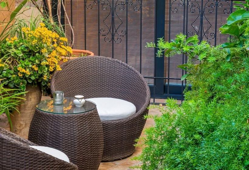 高级套房, Karawan Riad