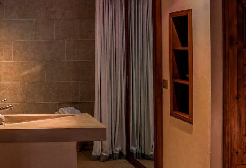 高级套房, Karawan Riad