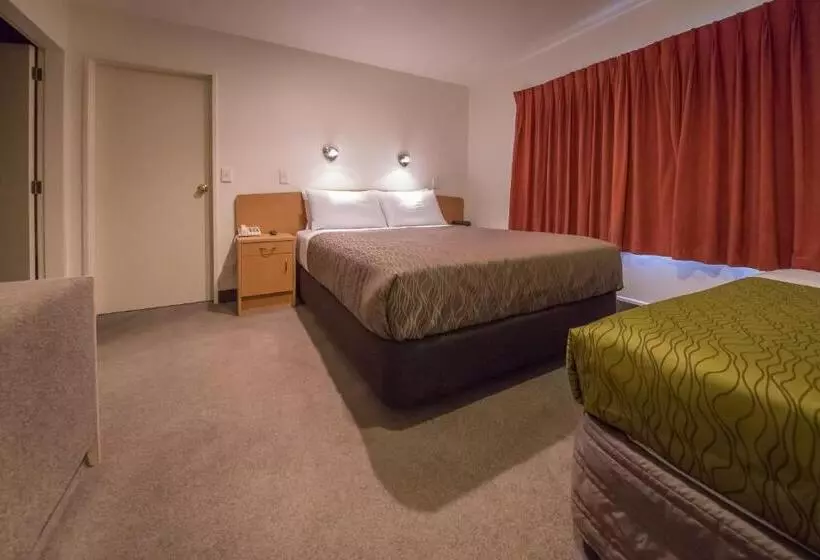 سوئیت با وان آب گرم, Siena Motor Lodge